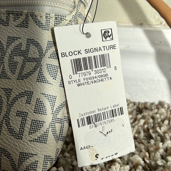 Brand new Giani Bernini small purse handbag clutch cream with navy signature non - Picture 6 of 9